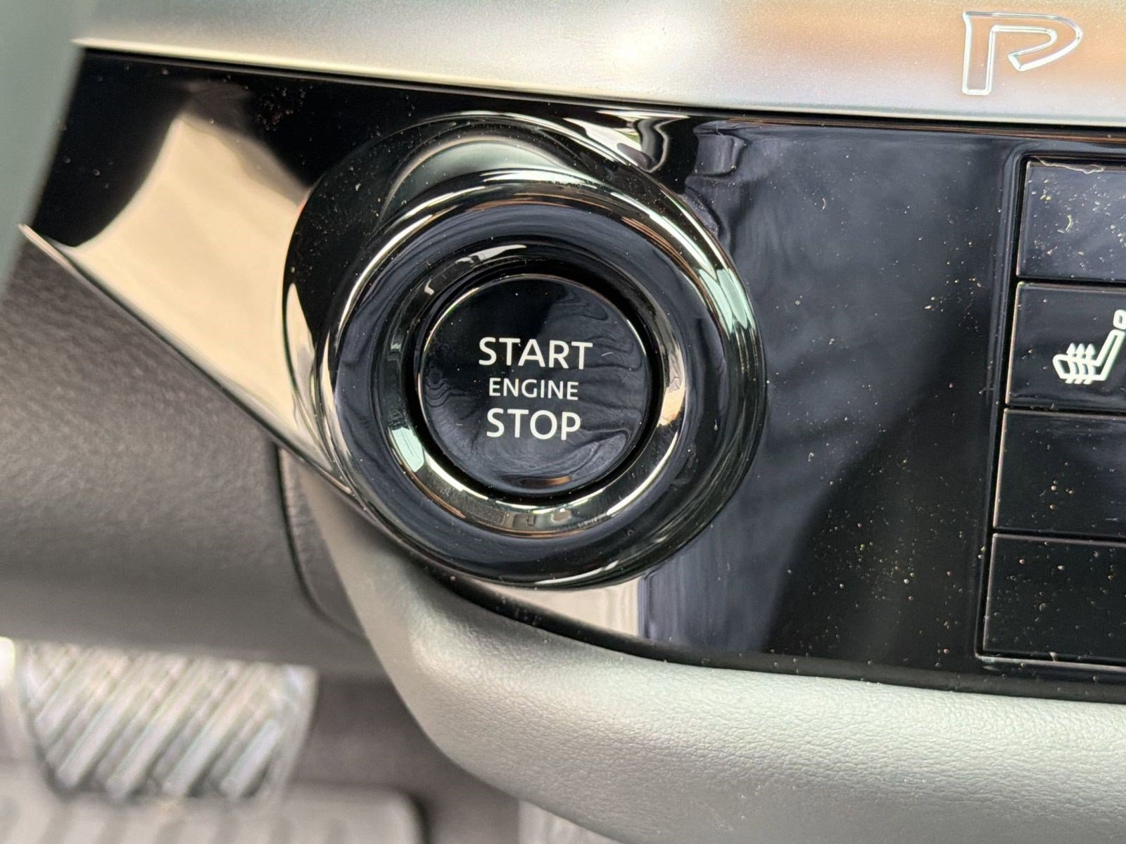 New 2026 Nissan Pathfinder SL FWD image 25