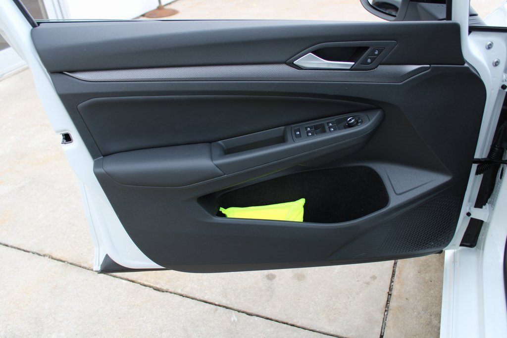 New 2026 Volkswagen Golf image 9