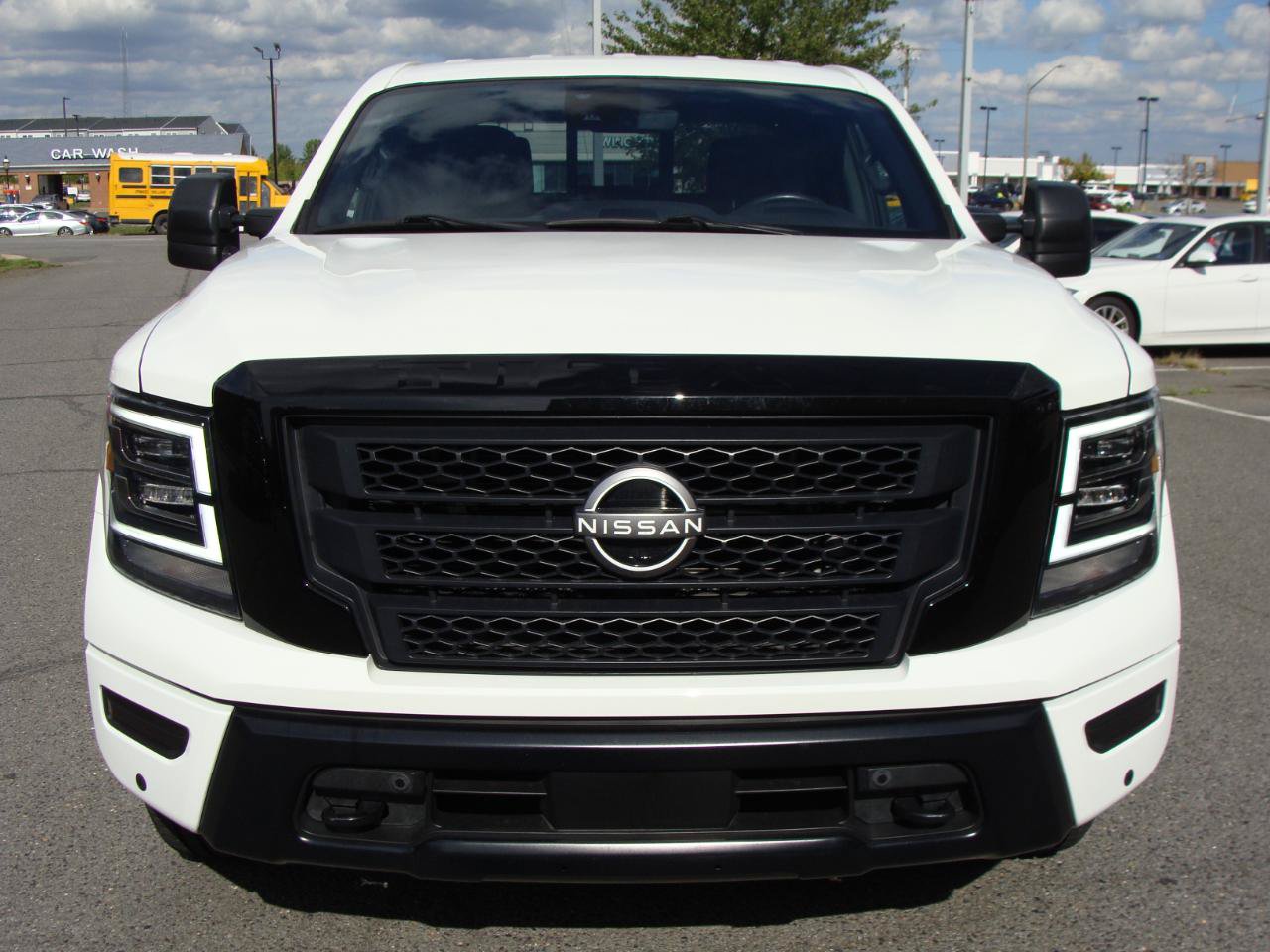 Used 2024 Nissan Titan SV w/ SV Convenience Package AWD/4WD image 2