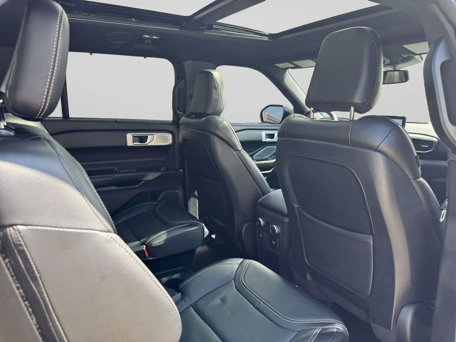 Used 2020 Ford Explorer ST w/ ST Street Pack image 32