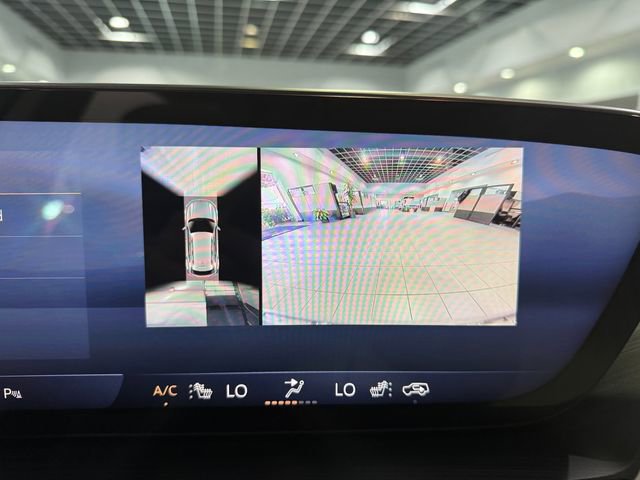 Certified 2025 Buick Envision Avenir image 21