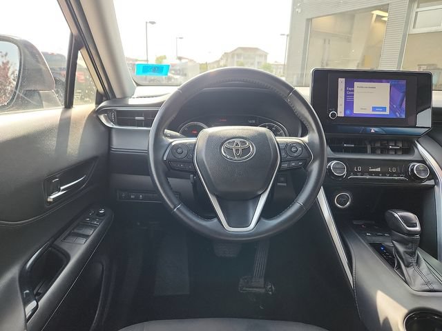 Used 2023 Toyota Venza LE AWD/4WD image 9
