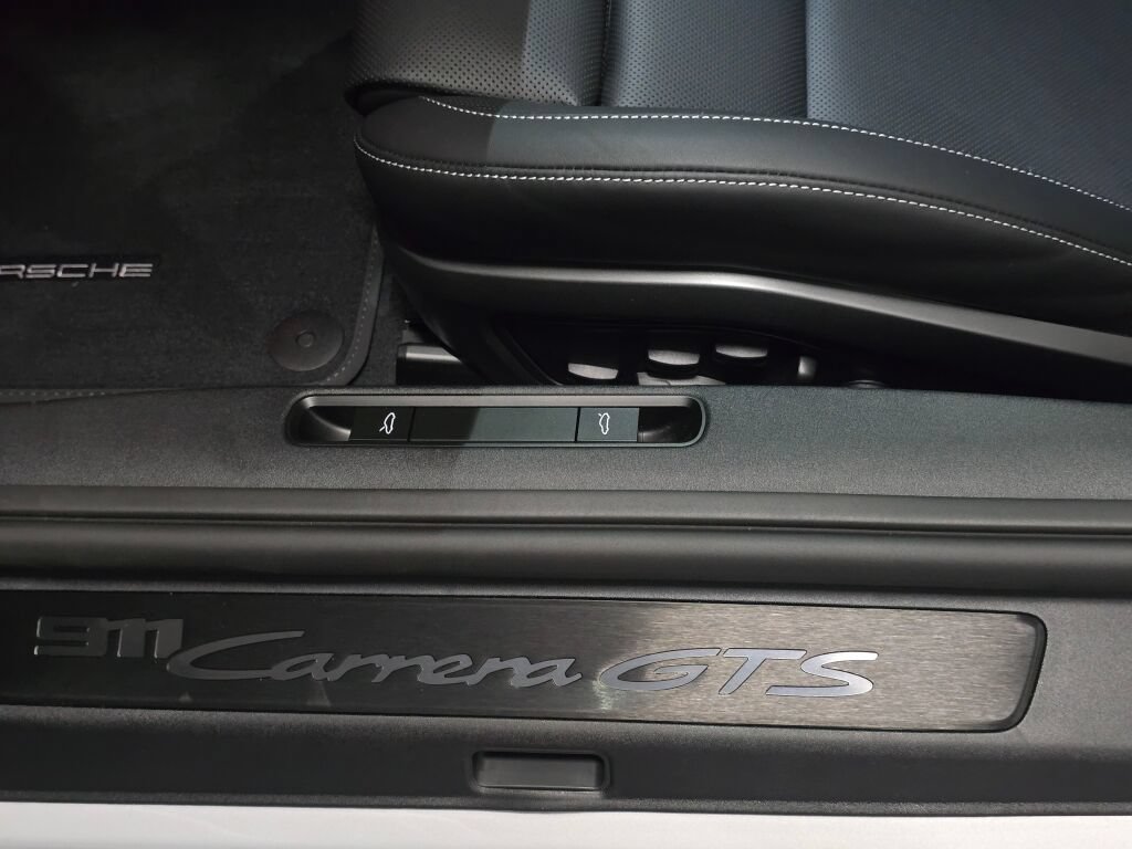 New 2026 Porsche 911 Carrera GTS RWD image 32