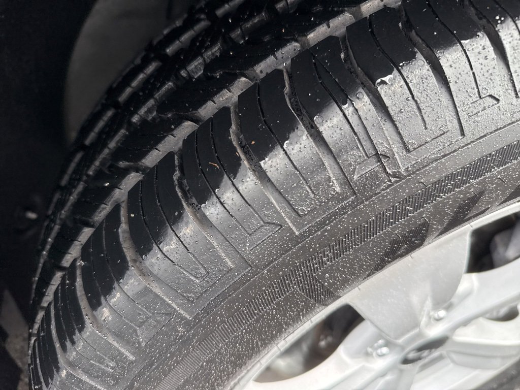 Used 2023 Kia Sorento LX image 10