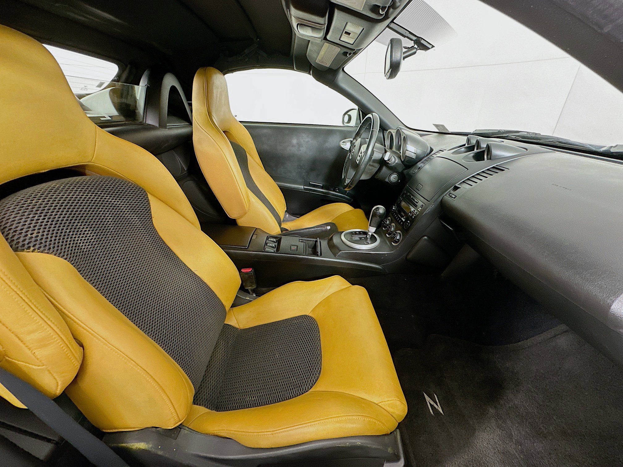 Used 2005 Nissan 350Z Touring image 25