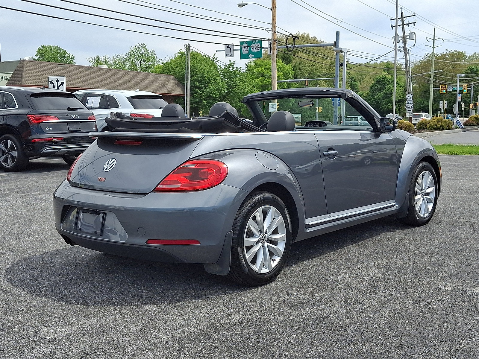 Used 2014 Volkswagen Beetle TDI FWD image 6