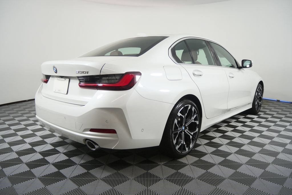 Certified 2026 BMW 330i Sedan RWD image 4