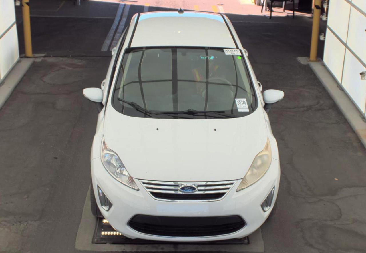 Used 2011 Ford Fiesta SEL image 2