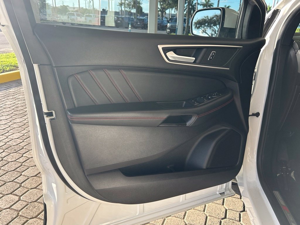 Used 2021 Ford Edge ST-Line FWD image 34