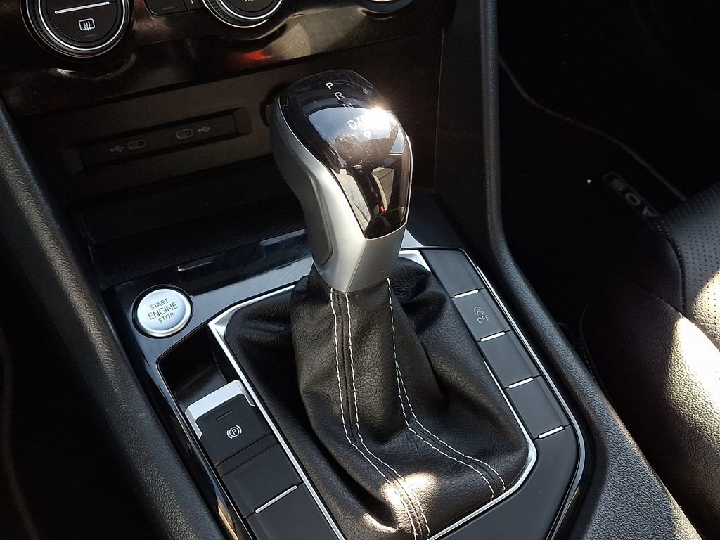 Certified 2023 Volkswagen Taos SEL image 15