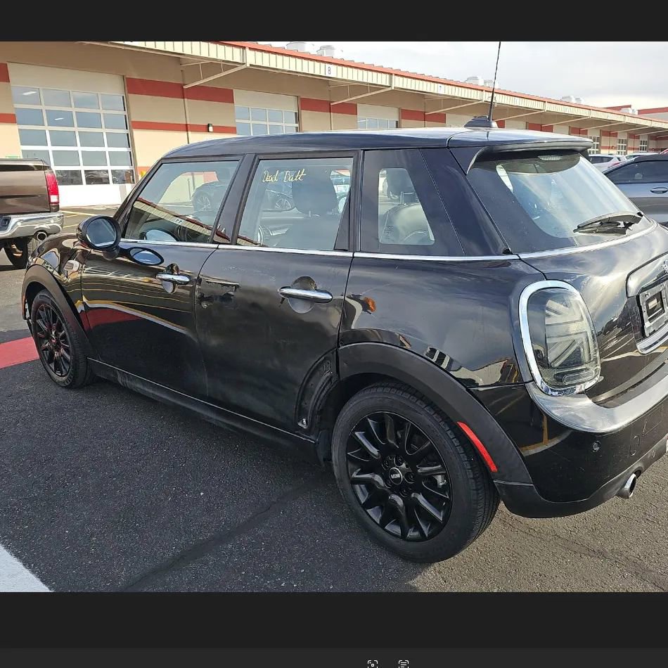 Used 2019 MINI Cooper 4-Door Hardtop image 3