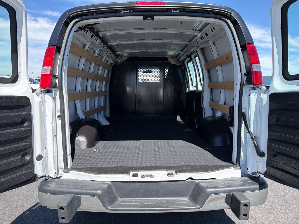Used 2025 Chevrolet Express 2500 w/ Driver Convenience Package RWD image 18