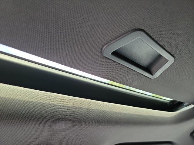 Used 2024 Buick Envista Avenir FWD image 29