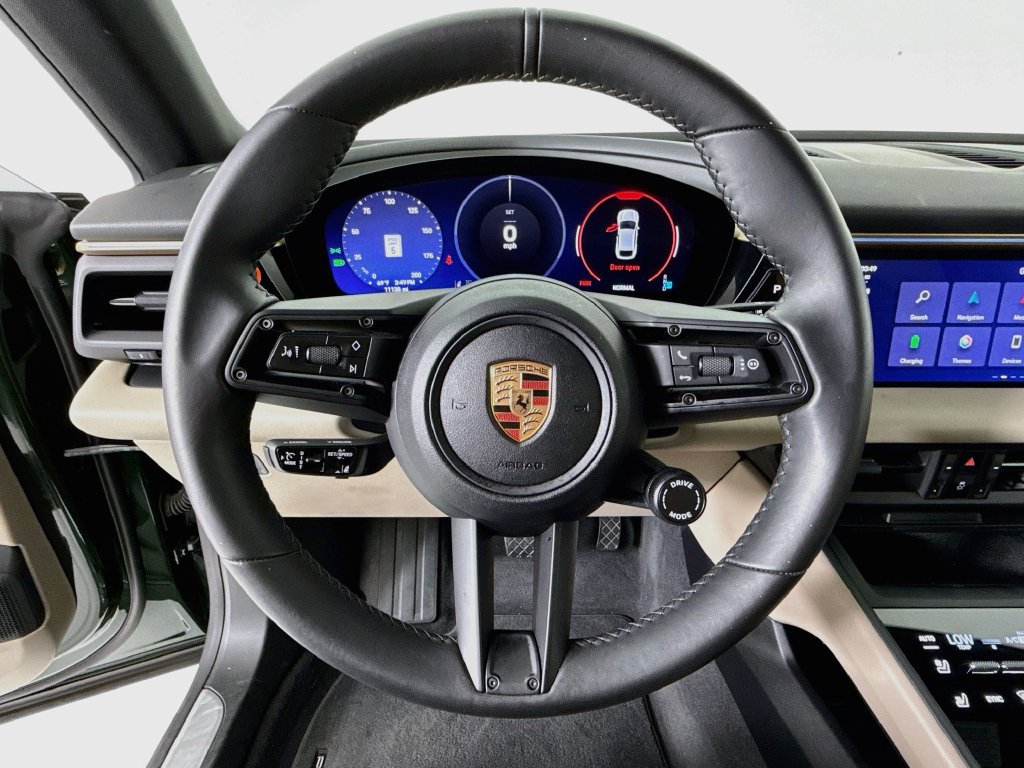 Certified 2025 Porsche Macan Electric RWD image 15