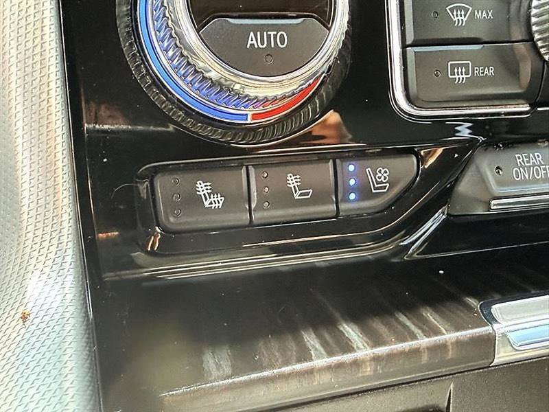 Used 2021 GMC Yukon Denali RWD image 42