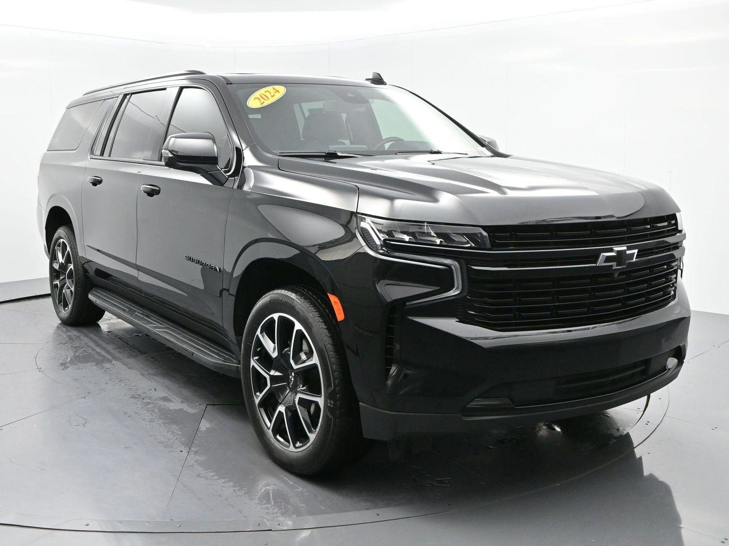 Used 2024 Chevrolet Suburban RST w/ Luxury Package AWD/4WD image 2