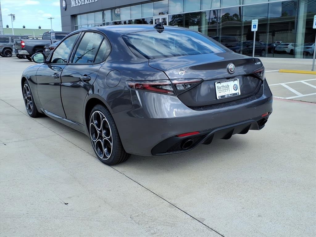 New 2025 Alfa Romeo Giulia AWD image 9
