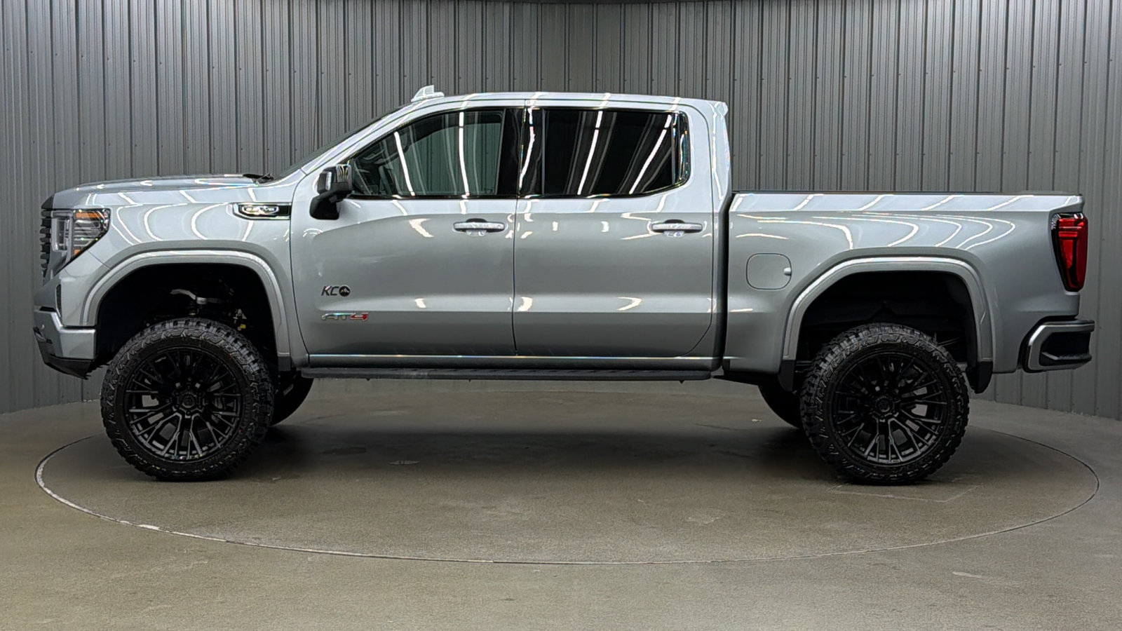 Used 2026 GMC Sierra 1500 AT4 w/ AT4 Premium Package AWD/4WD image 2