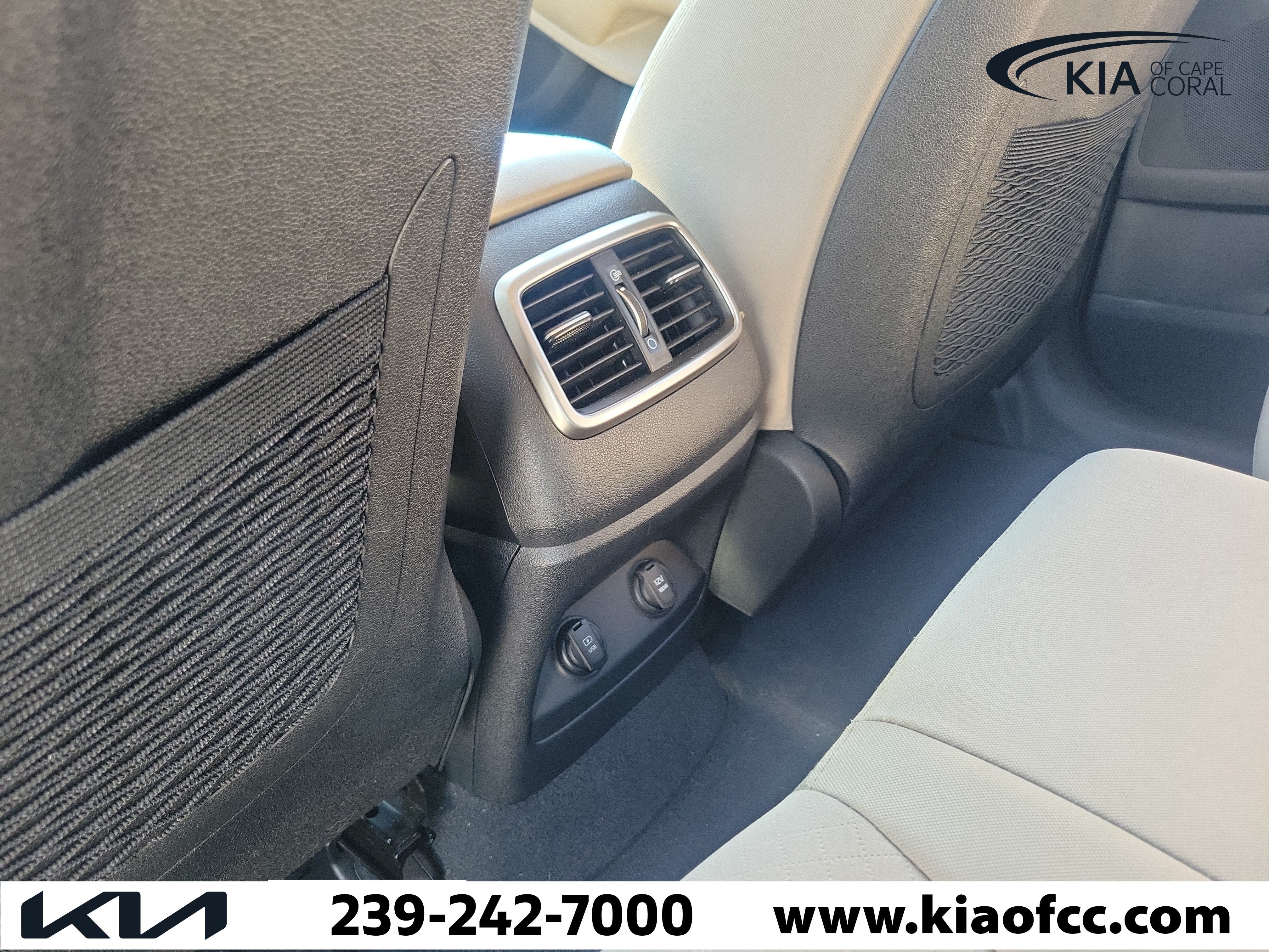 Used 2019 Kia Sorento FWD image 17