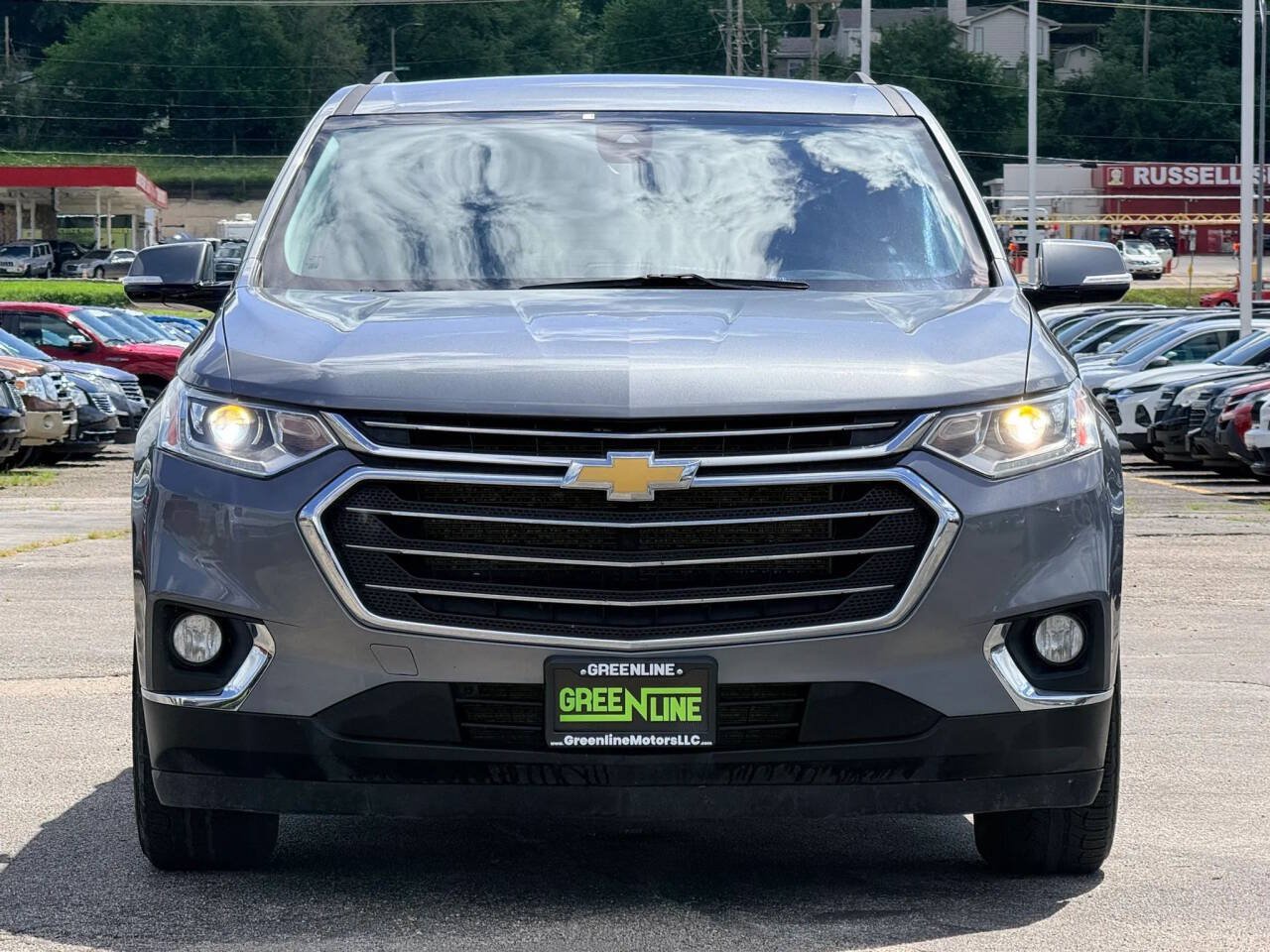 Used 2020 Chevrolet Traverse LT w/ Driver Confidence II Package AWD/4WD image 3