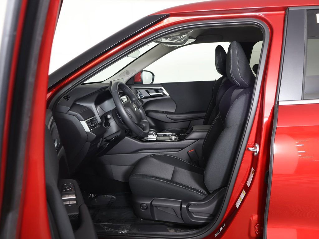 New 2026 Mitsubishi Outlander ES FWD image 29