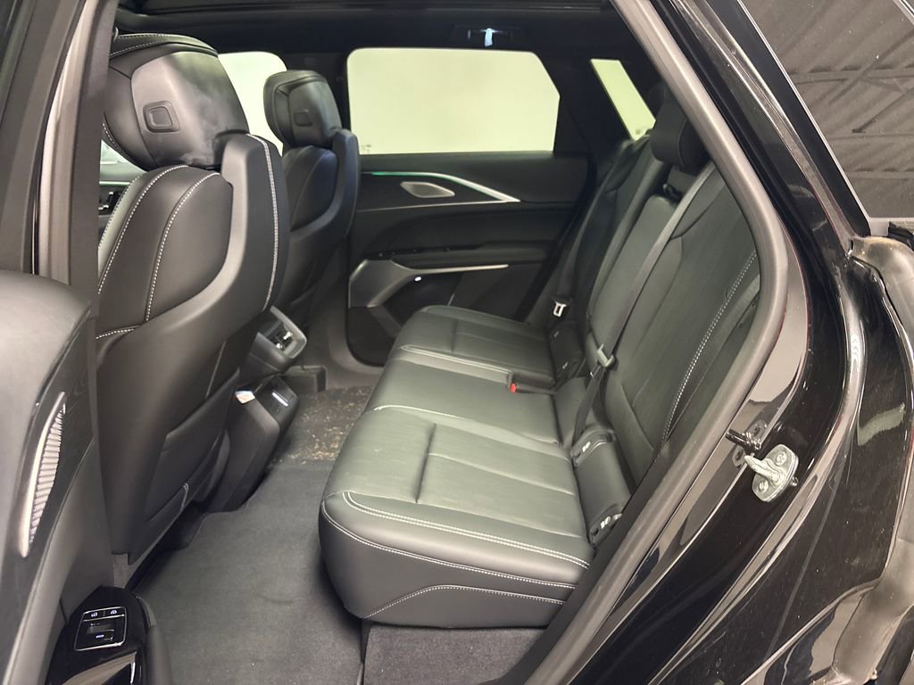 New 2025 Cadillac Lyriq Luxury RWD image 36