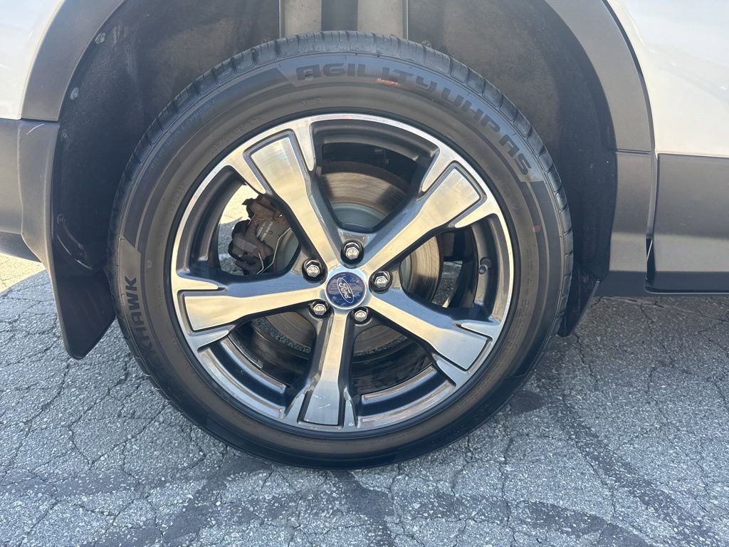 Used 2018 Ford Escape SEL w/ Ford Safe & Smart Package AWD/4WD image 15
