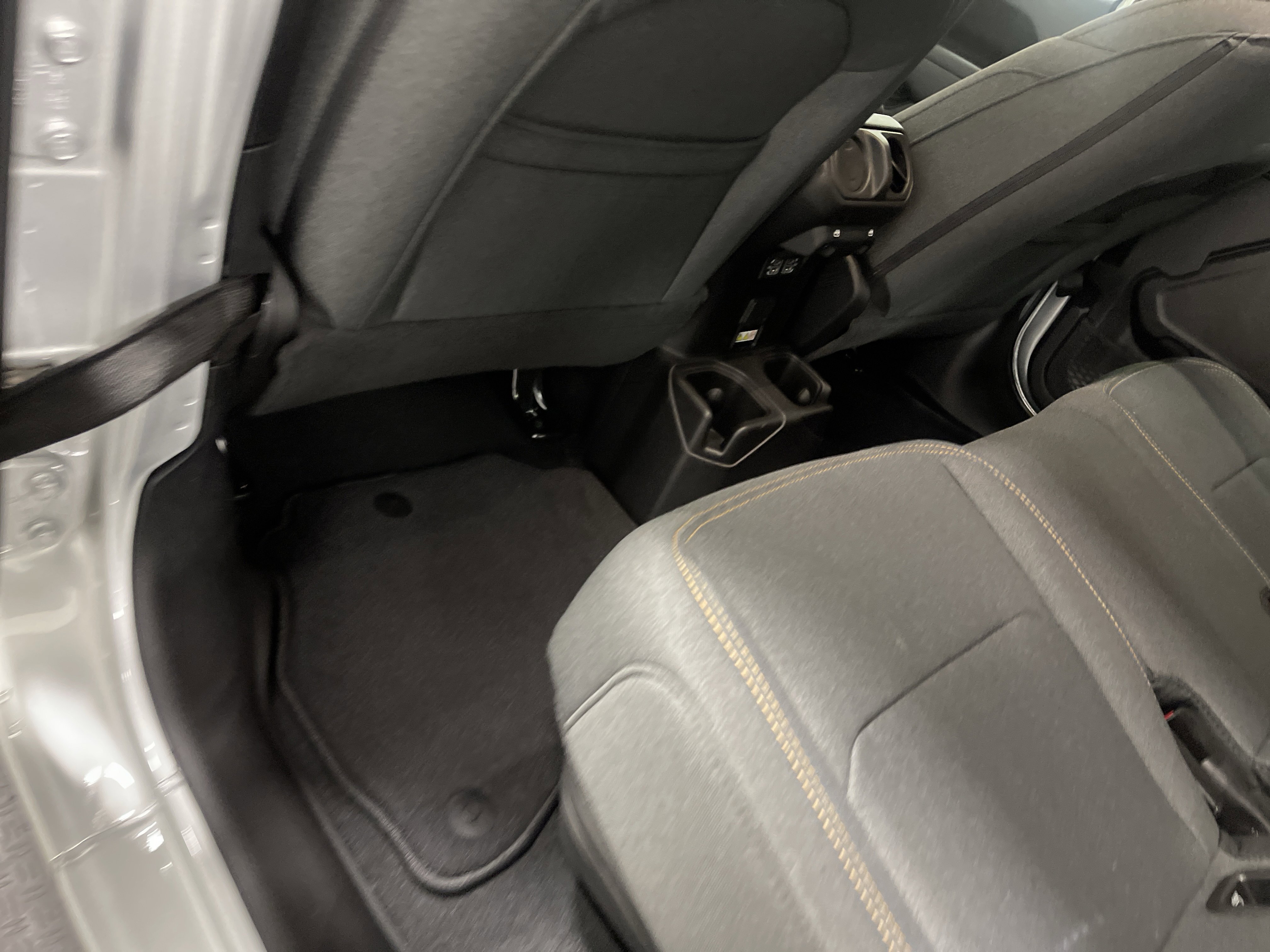 Used 2024 Jeep Gladiator Sport image 17