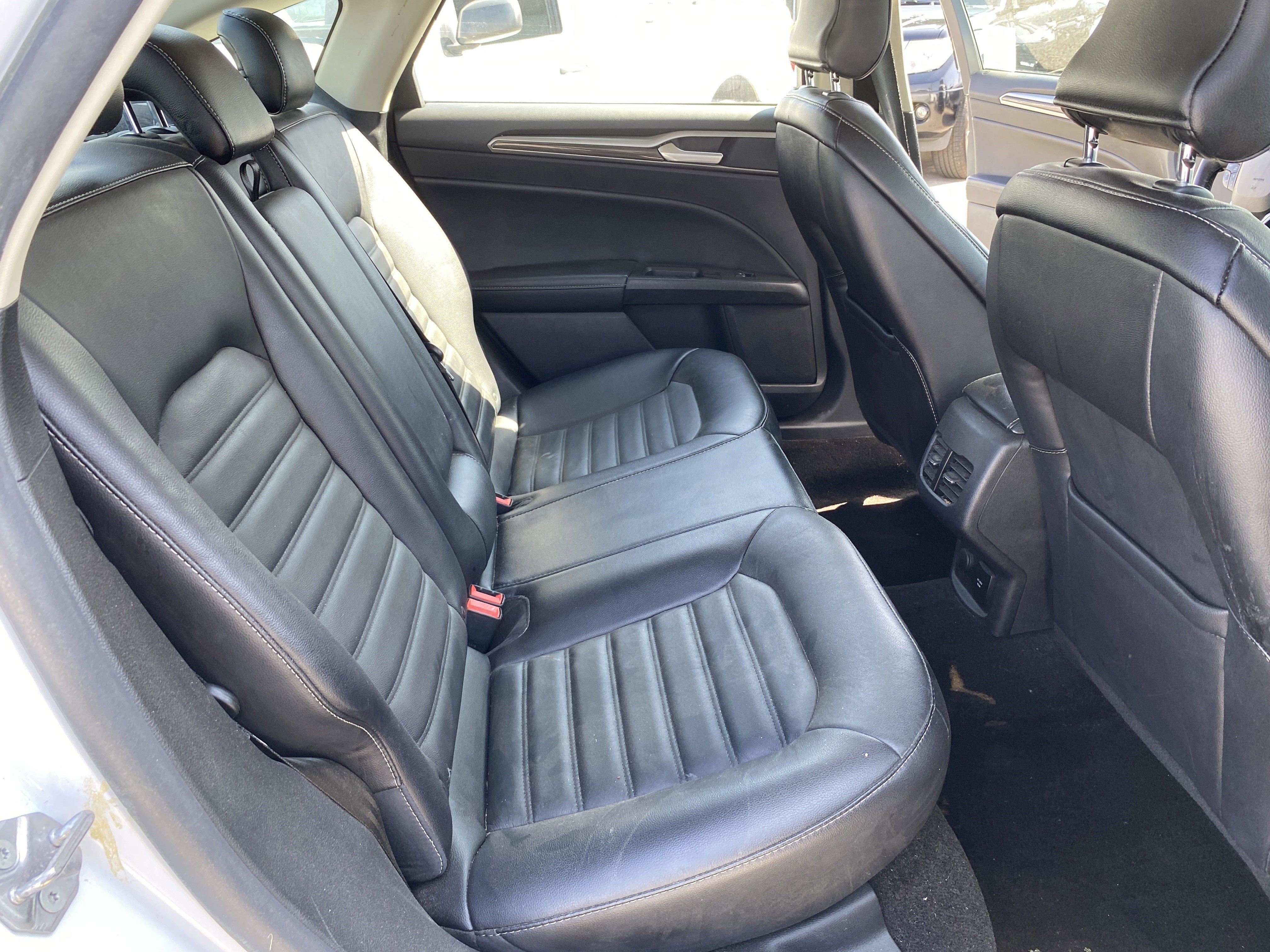 Used 2018 Ford Fusion SE w/ Equipment Group 602A FWD image 20