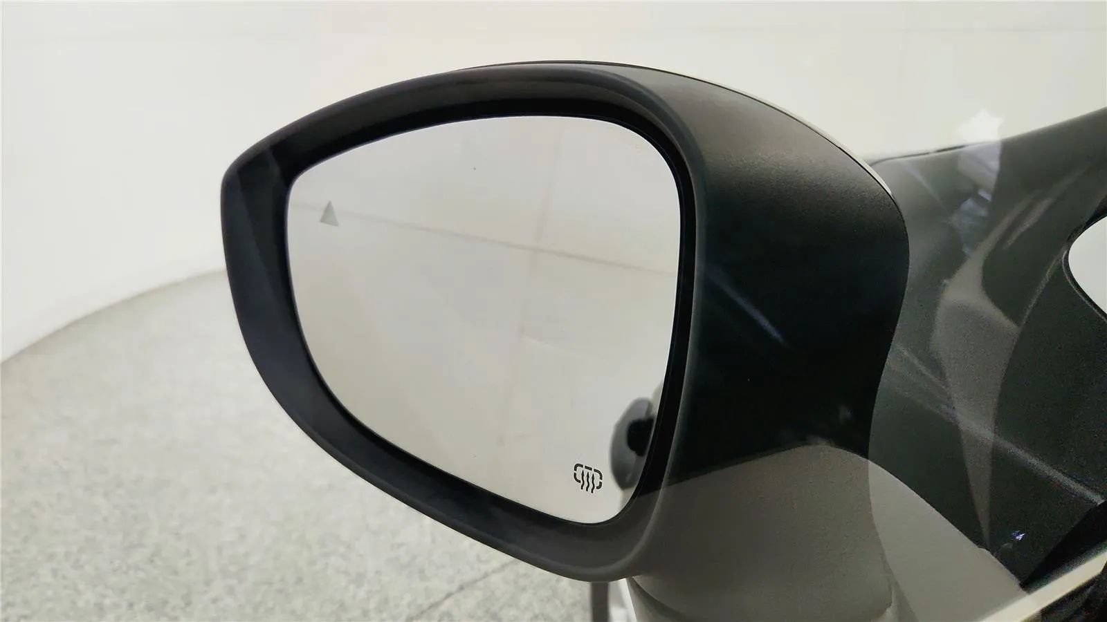 Used 2023 Chrysler Pacifica Touring-L FWD image 25