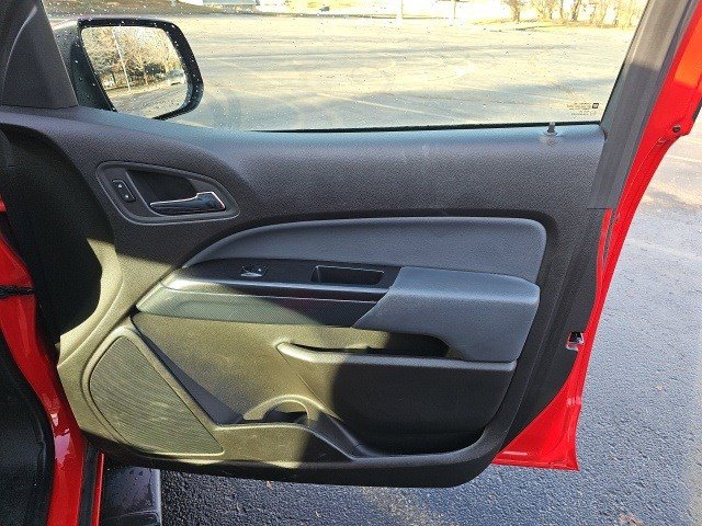 Used 2015 Chevrolet Colorado Z71 image 14