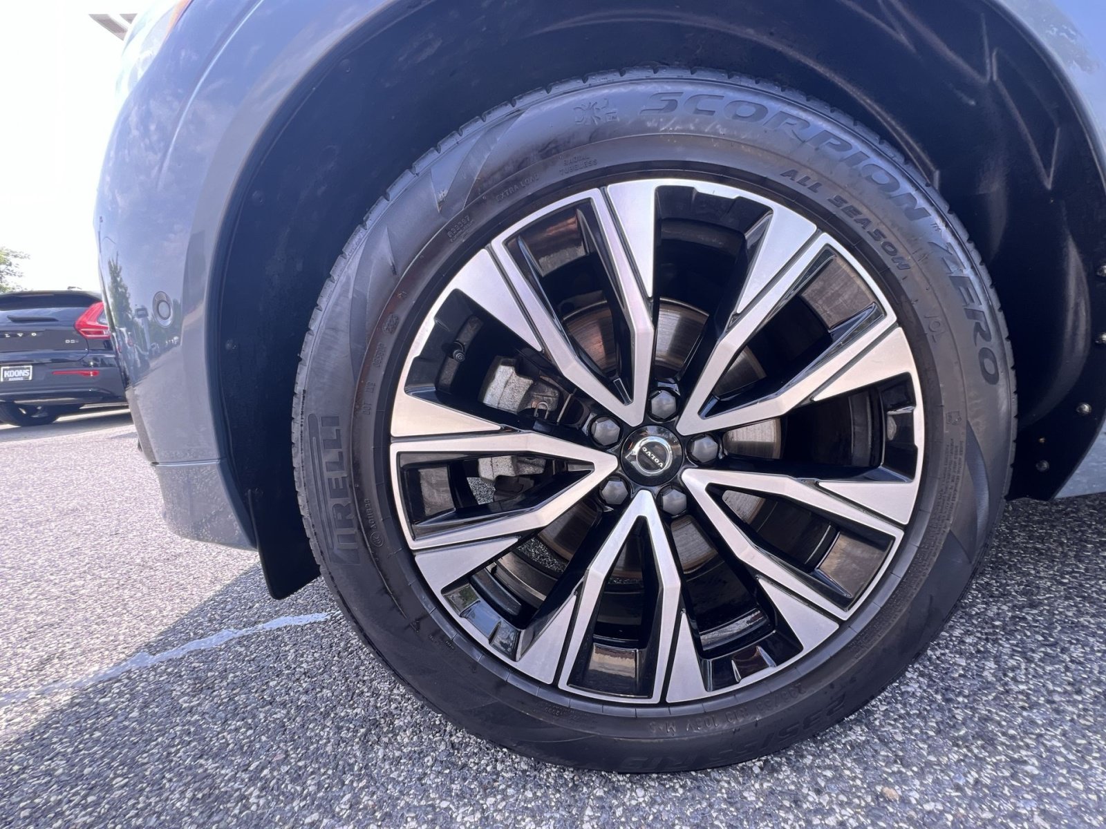 Used 2024 Volvo XC60 B5 Plus w/ Climate Package AWD/4WD image 12
