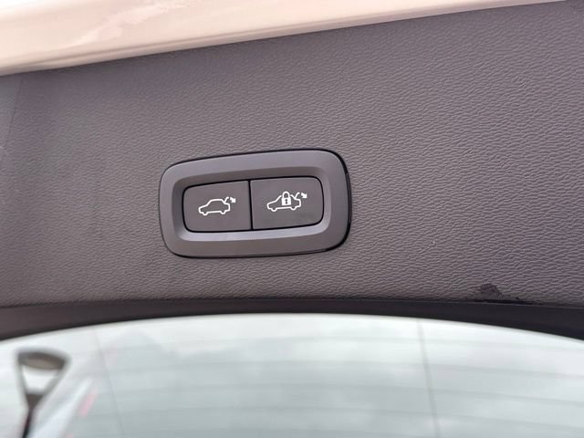 Certified 2023 Volvo C40 P8 Recharge Plus w/ Protection Package Premier AWD/4WD image 36