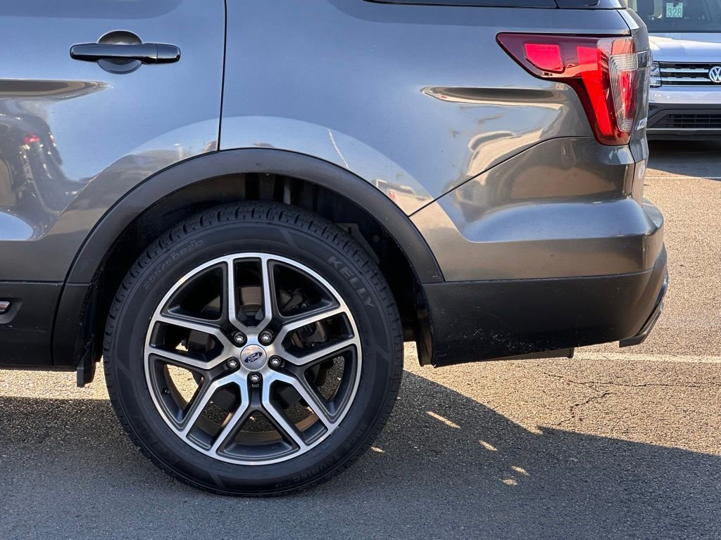 Used 2016 Ford Explorer Sport w/ Equipment Group 401A AWD/4WD image 40