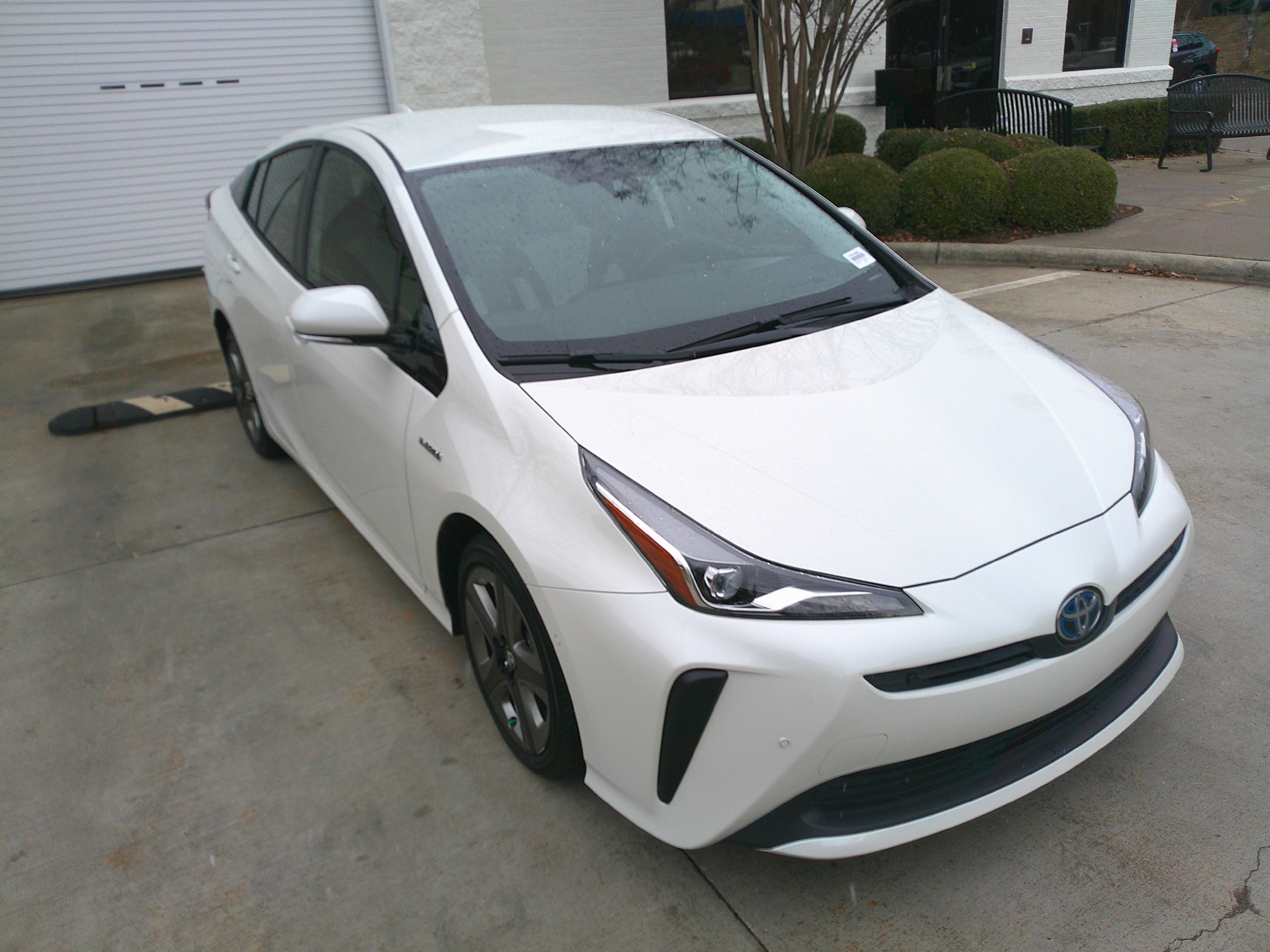 Used 2020 Toyota Prius Limited image 2
