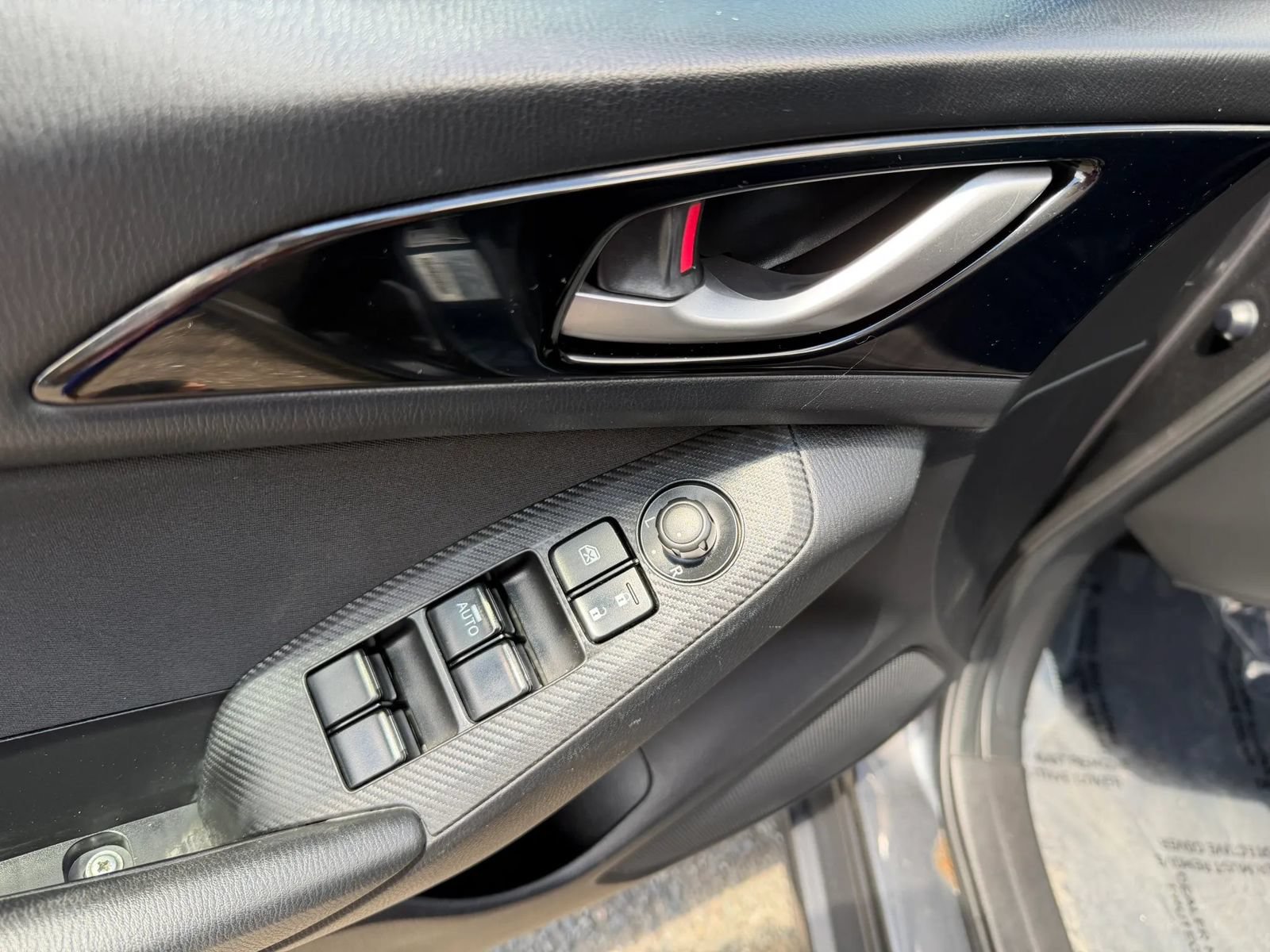 Used 2014 MAZDA MAZDA3 i Touring w/ Moonroof Package 1 FWD image 27