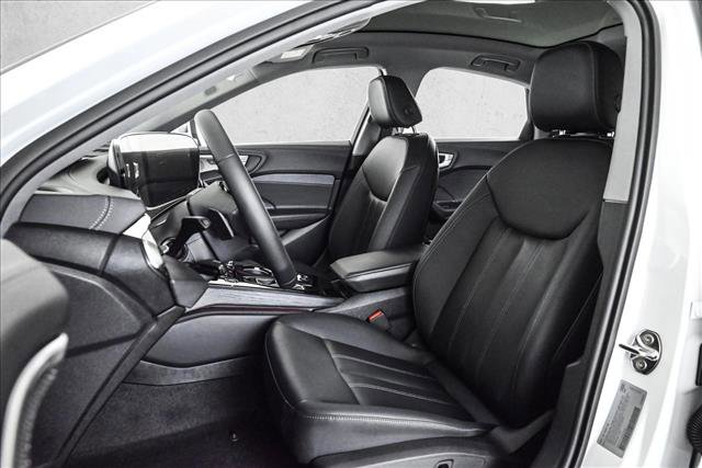Used 2025 Audi A5 2.0T Premium Plus w/ Premium Plus AWD/4WD image 17