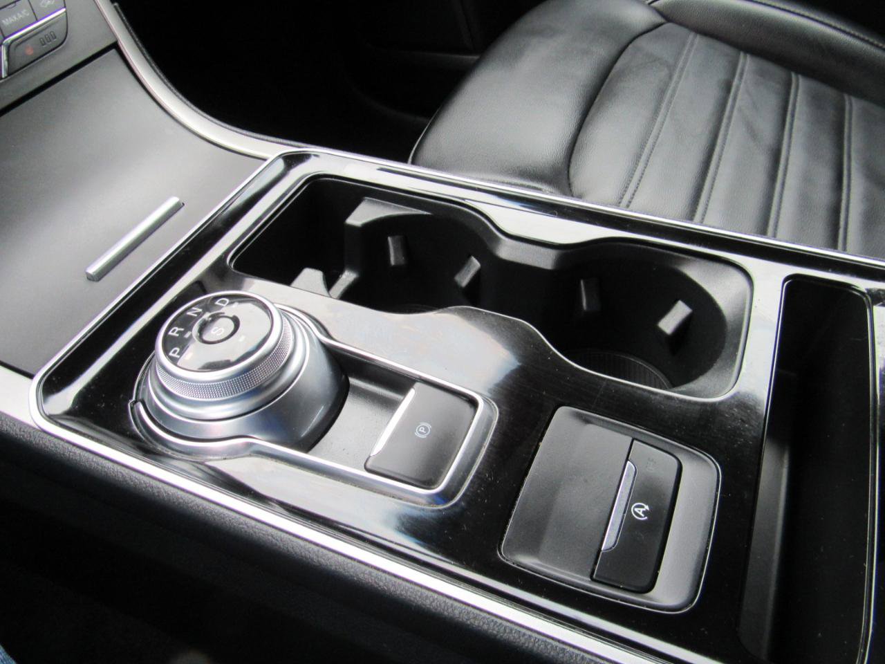 Used 2020 Ford Edge SEL w/ Convenience Package image 7