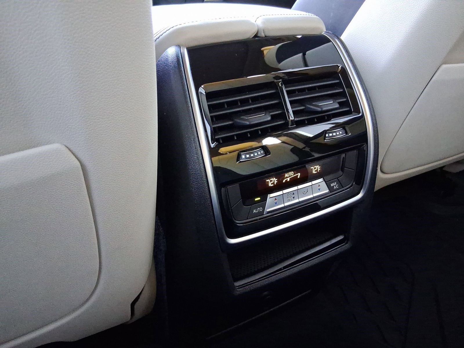 Used 2021 BMW X5 xDrive40i w/ M Sport Package image 29