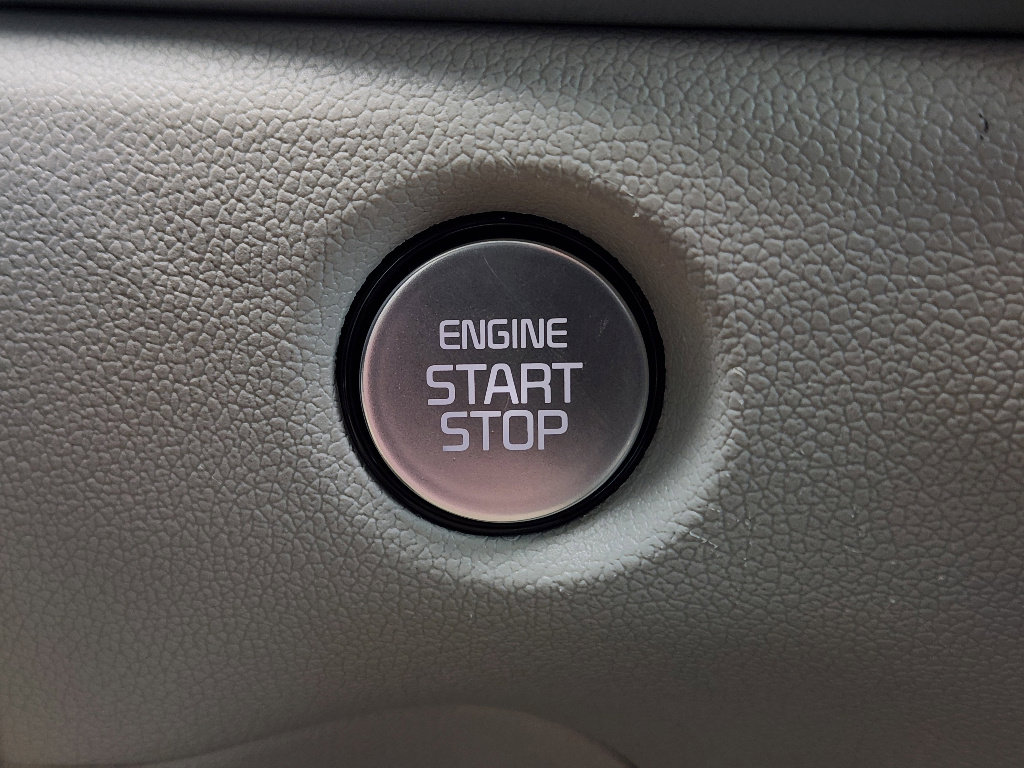 New 2025 Kia Sorento S w/ Panoramic Sunroof Package image 17