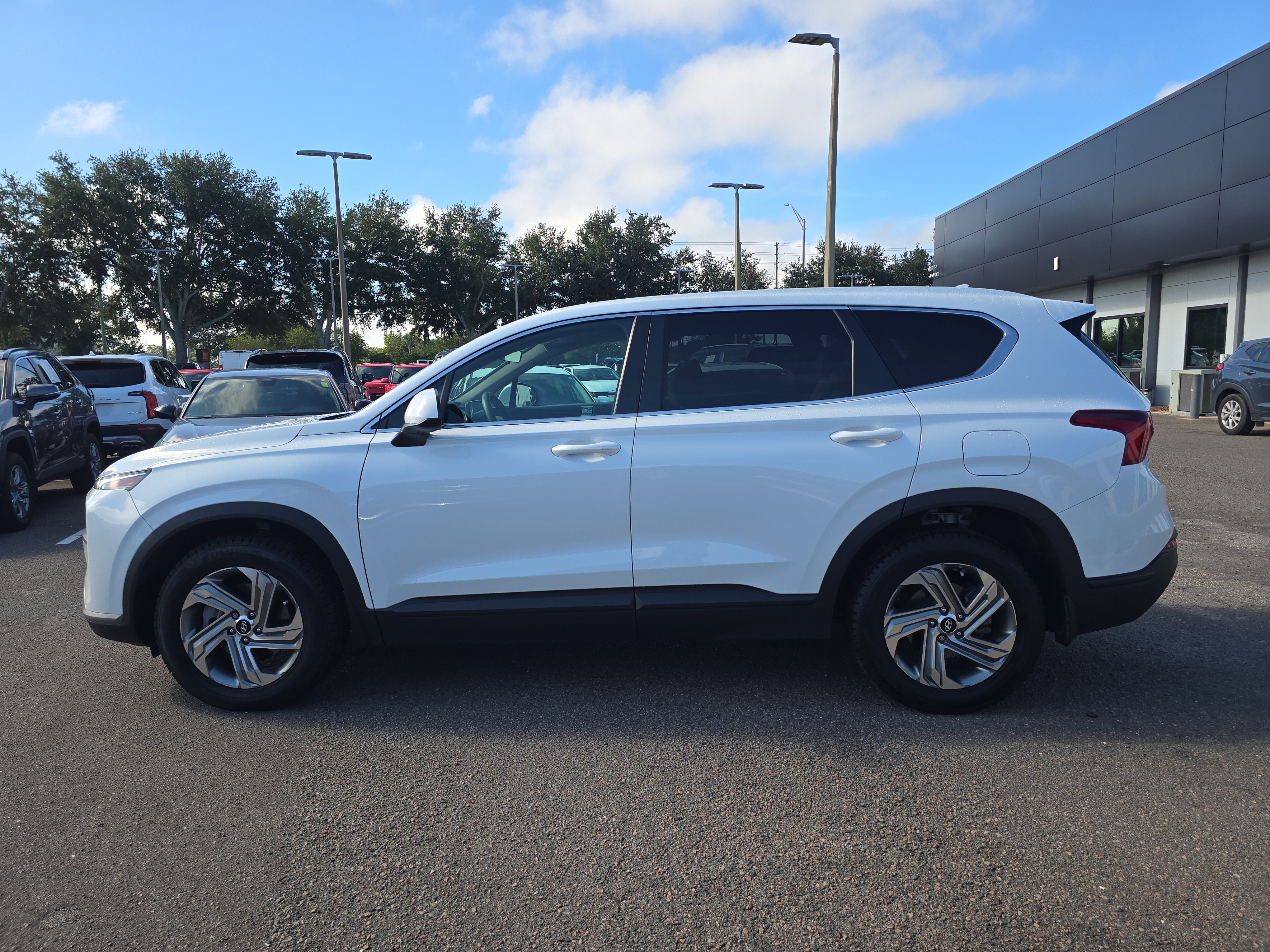 Used 2021 Hyundai Santa Fe SE FWD image 5