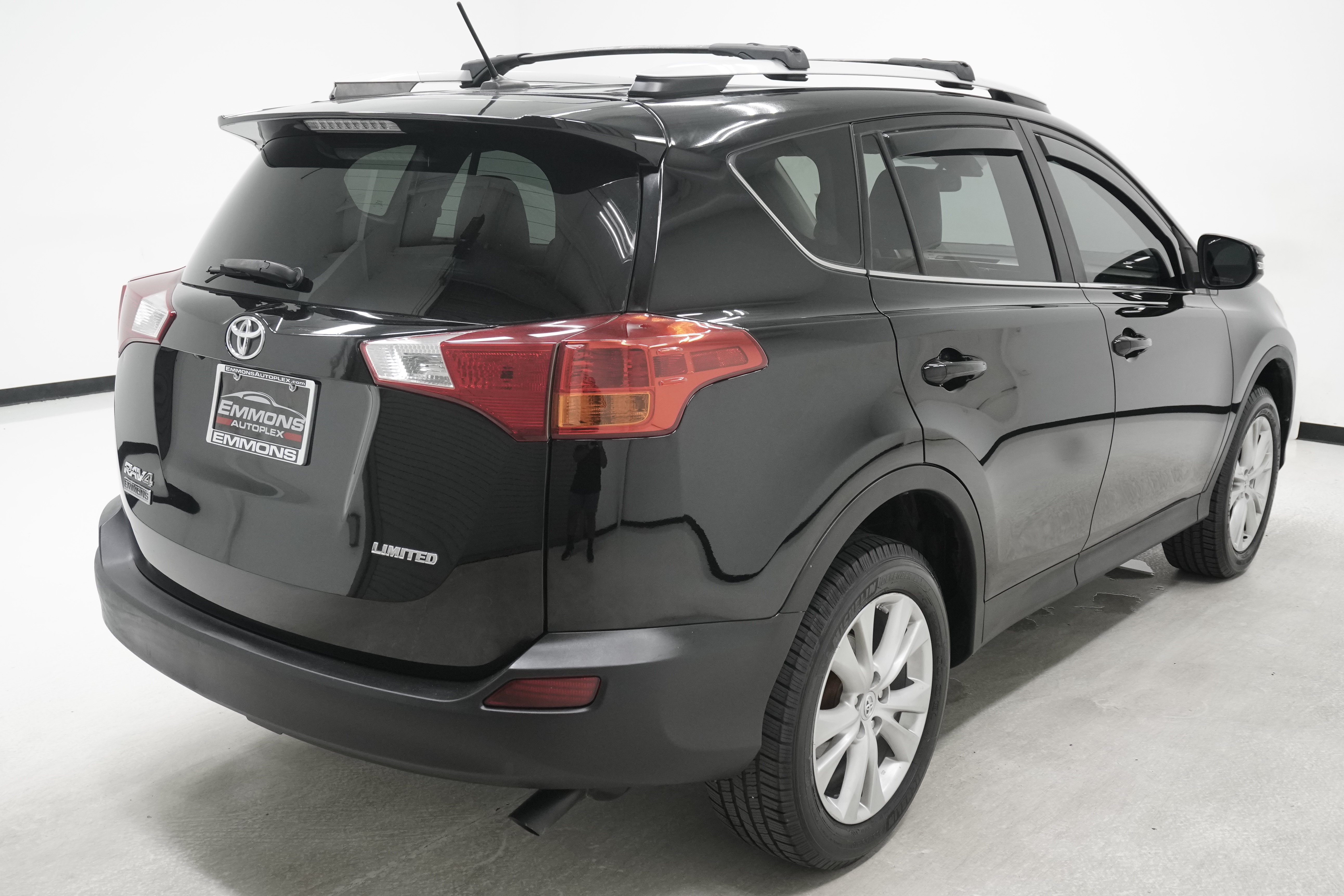 Used 2015 Toyota RAV4 Limited w/ Technology Package FWD image 4