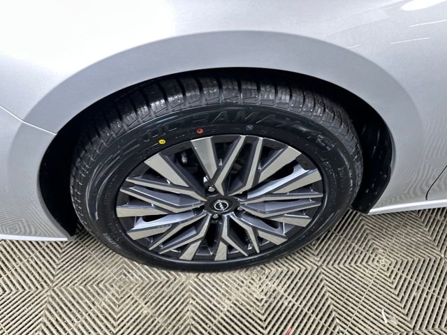 Used 2023 Nissan Altima 2.5 SV image 10