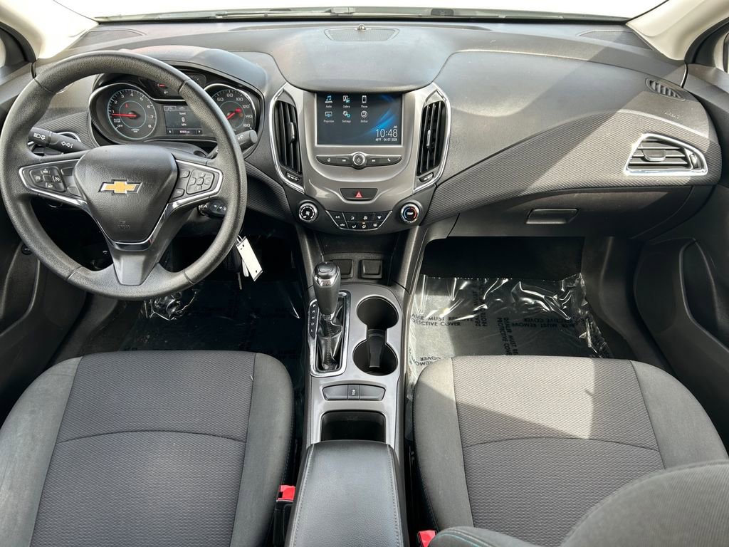 Used 2017 Chevrolet Cruze LT image 11