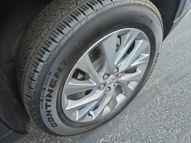 Certified 2025 Buick Enclave Preferred FWD image 22