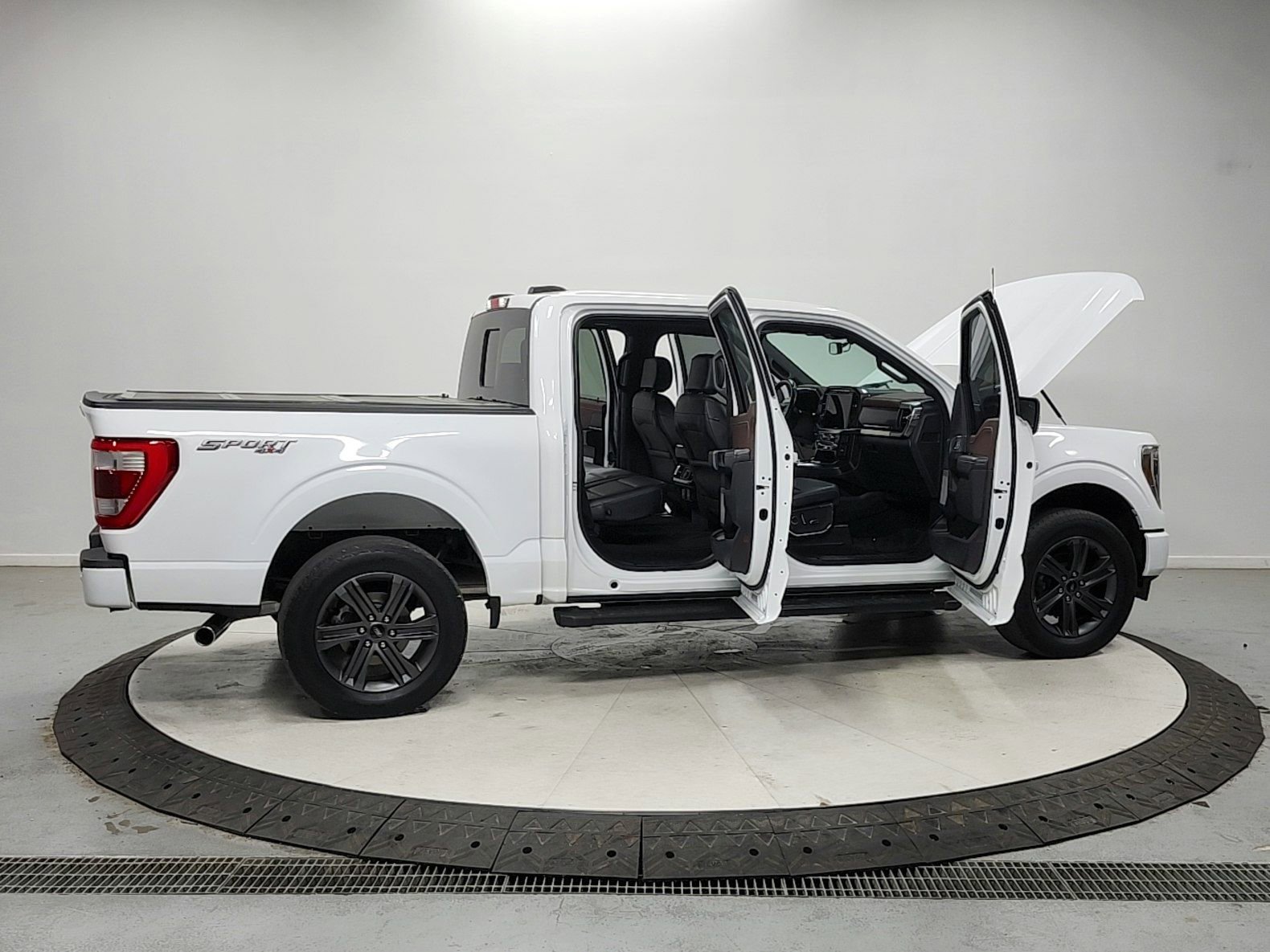 Used 2023 Ford F150 Lariat w/ Equipment Group 502A High AWD/4WD image 16