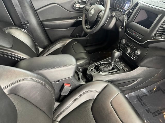 Used 2021 Jeep Cherokee Latitude Plus w/ Sun & Sound Group AWD/4WD image 24
