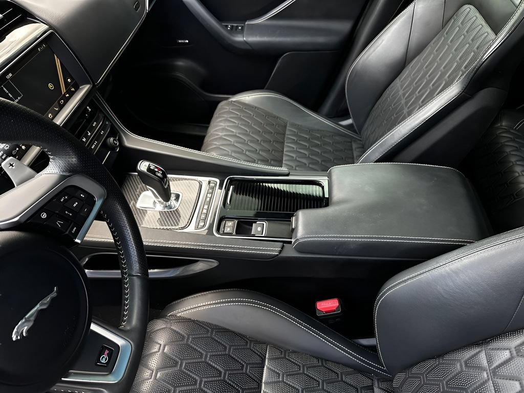 Used 2020 Jaguar F-PACE SVR AWD/4WD image 21