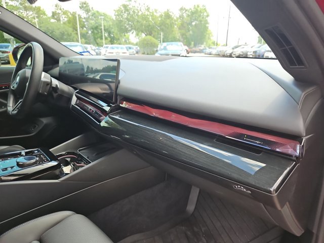Used 2025 BMW i5 eDrive40i w/ M Sport Package RWD image 19