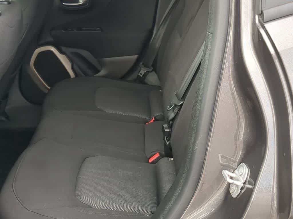 Used 2017 Jeep Renegade Latitude w/ Cold Weather Group AWD/4WD image 17